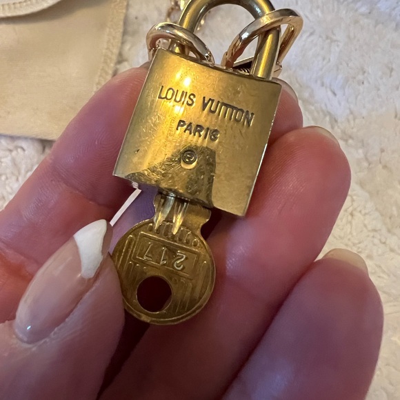 Vintage Authentic Gold lock and Key #217 - Picture 6 of 7
